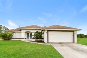 11 9th Street, Lehigh Acres, FL 33972 - MLS#226003812