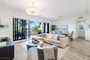 1035 3rd Avenue, Naples, FL 34102 - MLS#226003852