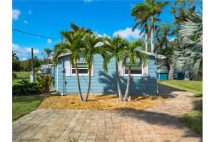 27571 Tarpon Way, Bonita Springs, FL 34134 - MLS#226003871