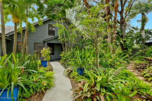 1329 Solana Road, Naples, FL 34103 - MLS#226003890