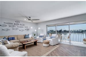 10682 Gulf Shore Drive, Naples, FL 34108 - MLS#226003893