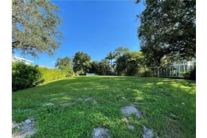 1223 Coconut Drive, Fort Myers, FL 33901 - MLS#226003981