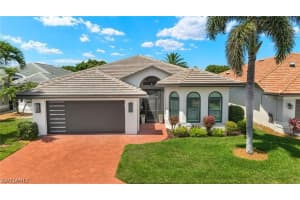 9522 Mariners Cove Ln, Fort Myers
