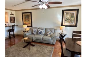 190 Turtle Lake Ct 202, Naples