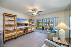 2348 Hidden Lake Dr 709, Naples