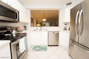 7819 Regal Heron Cir 8-104, Naples