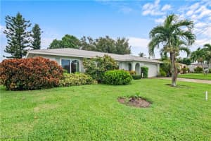 2230 27th Terrace, Cape Coral, FL 33904 - MLS#226004103