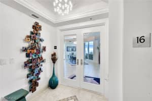 285 Grande Way, Naples, FL 34110 - MLS#226004107