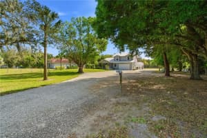 5860 Dogwood Way, Naples, FL 34116 - MLS#226004111