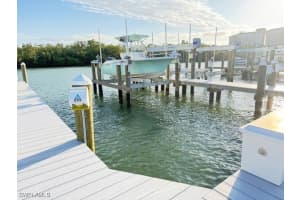 255B Wiggins Bay Drive, Naples, FL 34110 Sold 05/01/26