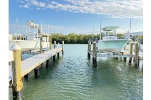 255B Wiggins Bay Drive, Naples, FL 34110 Sold 05/01/26