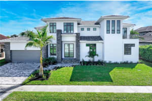 1071 Dana Ct, Marco Island