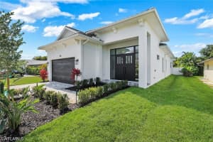 668 93rd Avenue, Naples, FL 34108 - MLS#226004232