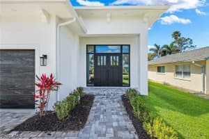 668 93rd Avenue, Naples, FL 34108 - MLS#226004232