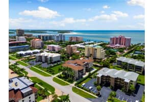 960 Swallow Ave 203, Marco Island