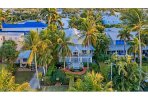 756 8th Ave S, Naples