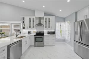 3605 Corinthian Way, Naples, FL 34105 - MLS#226004299