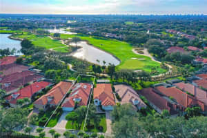 977 Tierra Lago Way, Naples, FL 34119 - MLS#226004359