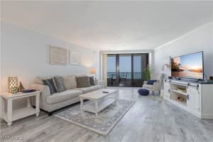 320 Seaview Court, Marco Island, FL 34145 - MLS#226004391