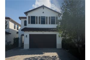 8923 Madrid Cir, Naples