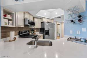 9623 Eaton Gardens Lane, Fort Myers, FL 33919 - MLS#226004496