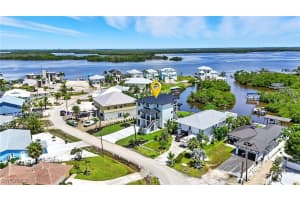 306 Seminole Way, Fort Myers Beach, FL 33931 - MLS#226004497