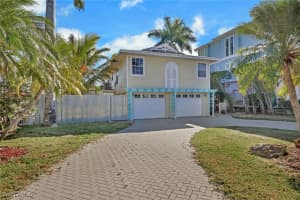 1292 Grand Canal Drive, Naples, FL 34110 - MLS#226004499