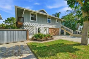 1286 Venetian Way, Naples
