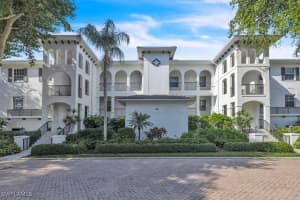 765 Bentwater Cir 203, Naples