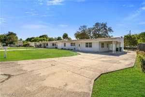 3954 Coconut Circle, Naples, FL 34104 - MLS#226004566