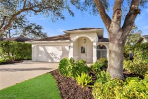 707 96th Avenue, Naples, FL 34108 - MLS#226004568