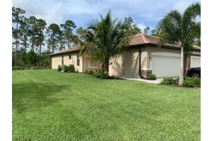 9236 Glenforest Dr, Naples