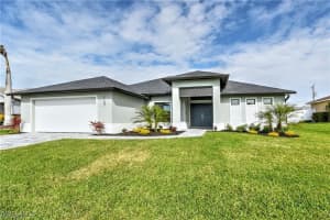 1137 Sw 2nd St, Cape Coral