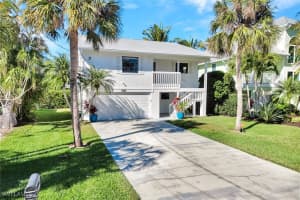 1285 Grand Canal Dr, Naples