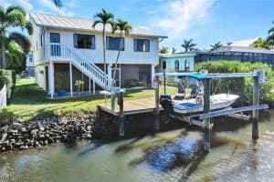 1285 Grand Canal Drive, Naples, FL 34110 - MLS#226004683