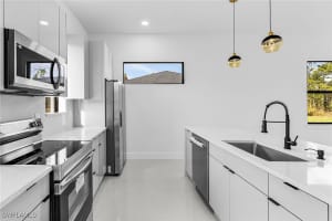 920 Anaconda Avenue, Lehigh Acres, FL 33974 - MLS#226004685