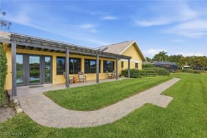 2274 Queens Way, Naples, FL 34112 - MLS#226004710