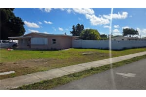 10 Jersey Road, Lehigh Acres, FL 33936 - MLS#226004728