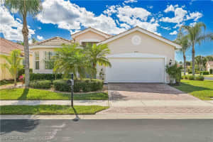 10100 Sugar Maple Ln, Fort Myers