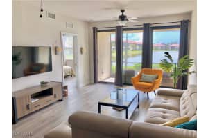 15126 Palmer Lake Cir 104, Naples