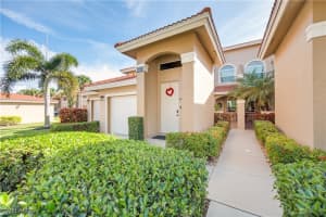 6810 Huntington Lakes Cir 201, Naples