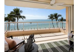 990 Cape Marco Dr 307, Marco Island