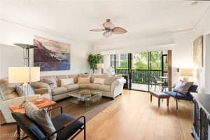 571 Serendipity Dr 571, Naples