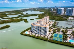 425 Dockside Dr Ph-1 Naples, FL 34110 - Off Market