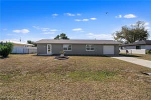 922 27th Terrace, Cape Coral, FL 33904 - MLS#226004952
