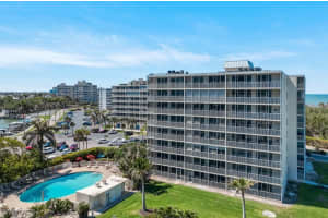 5 Bluebill Avenue, Naples, FL 34108 - MLS#226004983