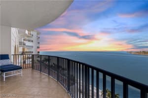 700 La Peninsula Blvd 404 Naples, FL 34113 - Off Market