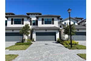 7630 Rockefeller Dr, Naples