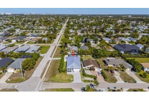 803 92nd Avenue, Naples, FL 34108 - MLS#226005026