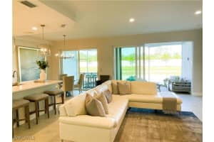 2555 Seychelles Dr 402, Naples